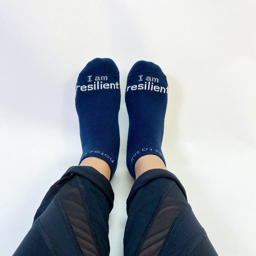 I am resilient™ blue low-cut socks