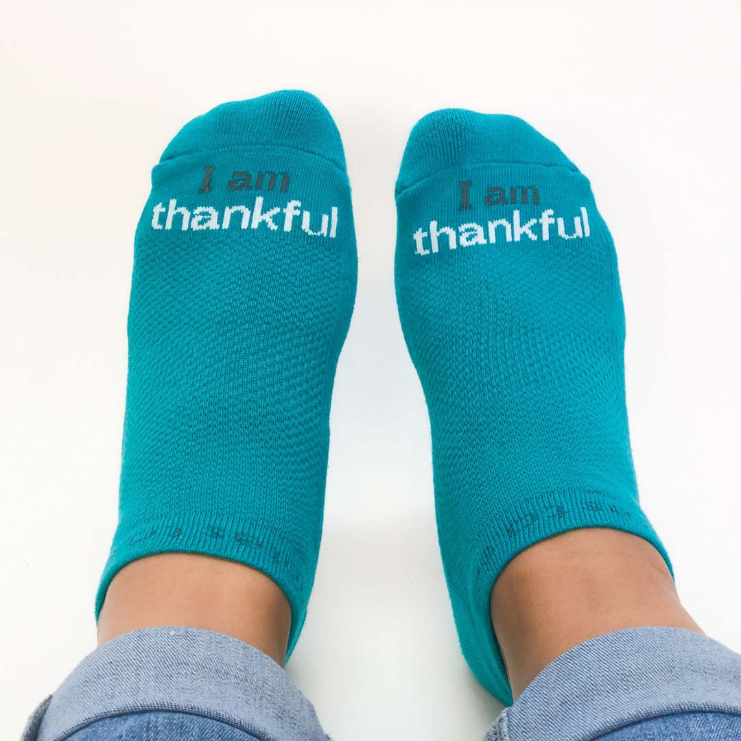 i am thankful socks with positive message